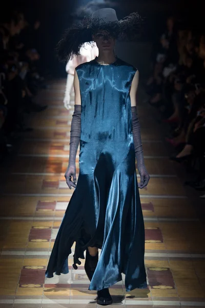 Look 32